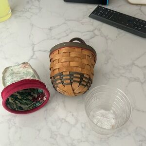 Beautifull LONGABERGER BASKET with Christmas liner and plastic insert
